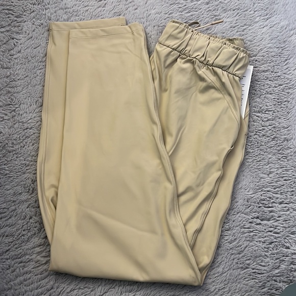 NWT Lululemon Stretch High-Rise Pant 7/8 Pant in Trench/Tan - Picture 7 of 7